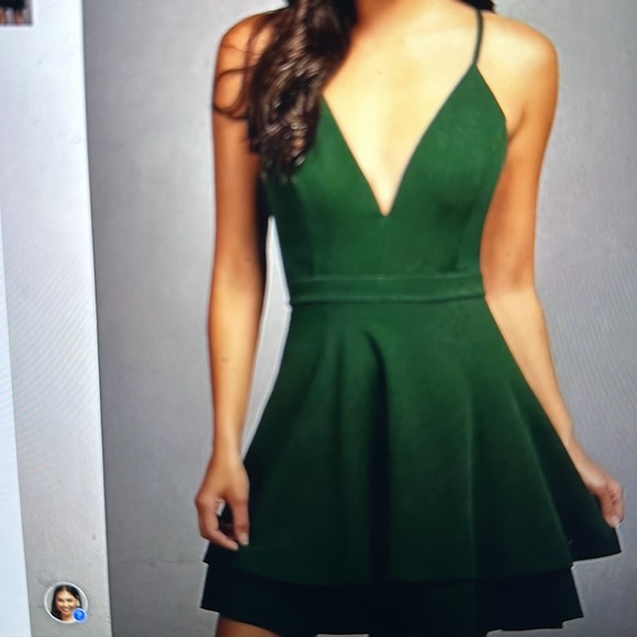 Back zipper, layered A-Line skirt, lace back,adjustable spaghetti straps. - Picture 3 of 3